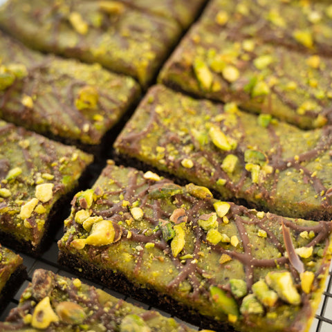 Luxury Pistachio Praline Brownie Traybake - 14 Slices